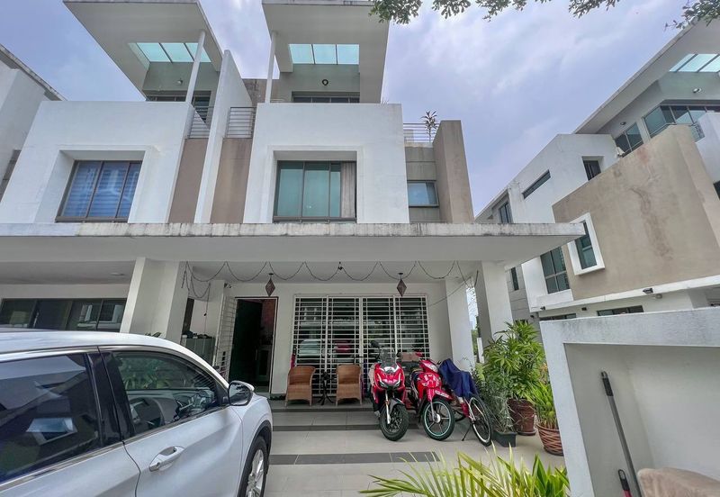 Lake Point Residence