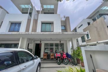 Lake Point Residence