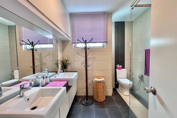 Lake Point Residence