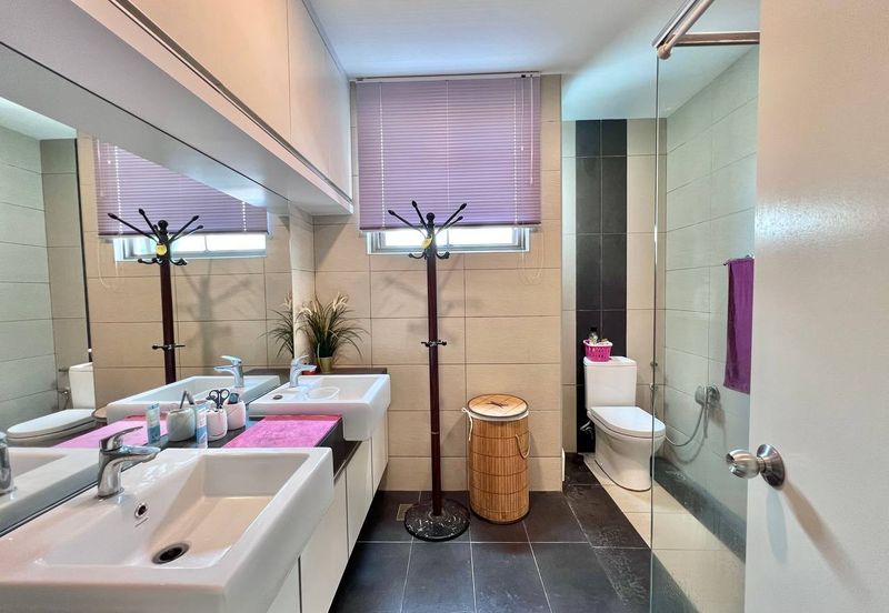 Lake Point Residence