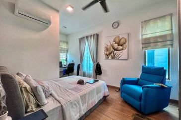 Lake Point Residence