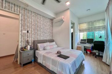 Lake Point Residence