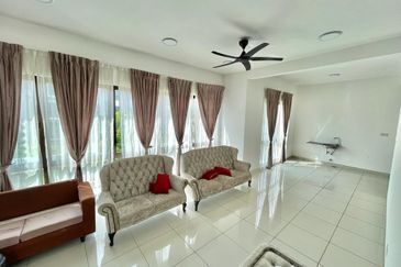 Below Market Value 3 Storey Semi D Aleya Twin Villa, Bukit Jelutong, Shah Alam Freehold