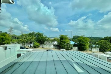 Below Market Value 3 Storey Semi D Aleya Twin Villa, Bukit Jelutong, Shah Alam Freehold