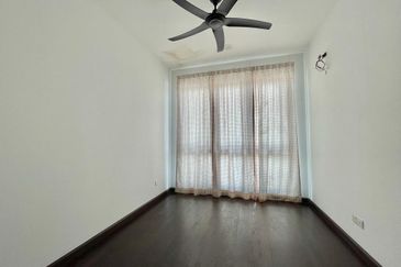 Below Market Value 3 Storey Semi D Aleya Twin Villa, Bukit Jelutong, Shah Alam Freehold