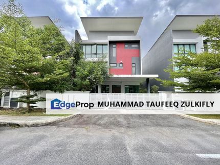 3 Storey Bungalow Zero Lot Perdana Heights Seksyen U10 Shah Alam, Selangor, Shah Alam