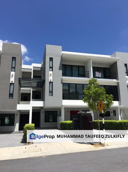 Fully Furnished Modern Design Upper Unit Townhouse Primer Garden Villa Townhouse Cahaya Spk, Selangor, Shah Alam