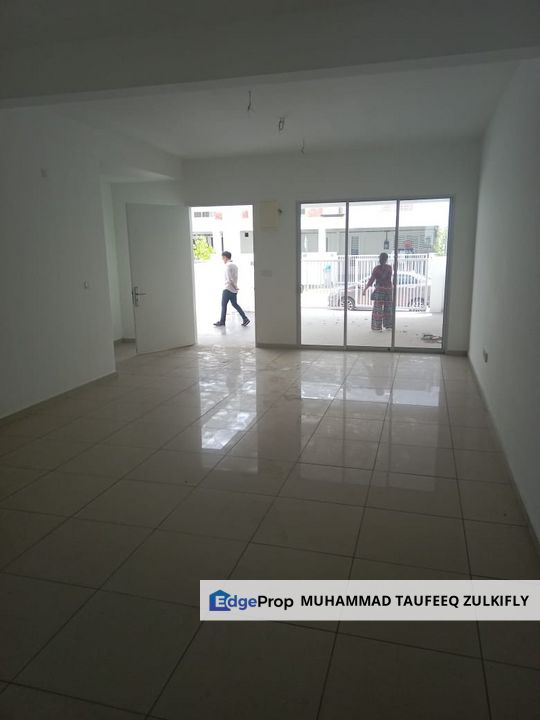 Bare Unit 2 Storey Terrace Tiara Sendayan, Near KLIA Exit, Owner never stay, Negeri Sembilan, Seremban