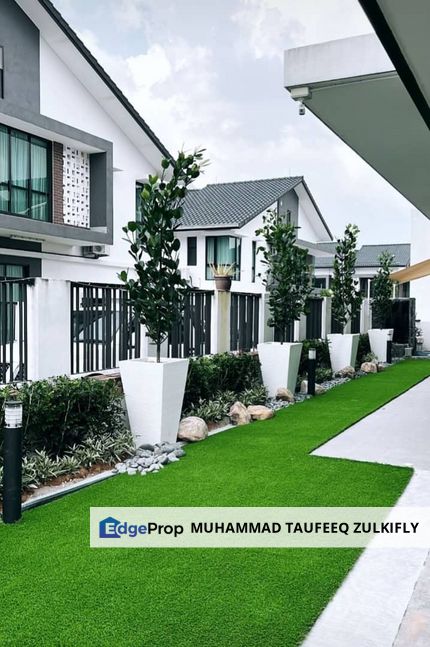 Partial Furnished Renovated End Lot Elmina Valley, Elmina West Shah Alam, Selangor, Shah Alam