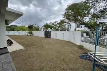 Laman Delfina @ Nilai Impian