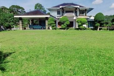 Bungalow 2 Storey Villa Sri Kundor Kg Kundur Hilir, Rembau Large Land Area