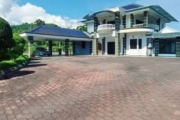 Bungalow 2 Storey Villa Sri Kundor Kg Kundur Hilir, Rembau Large Land Area