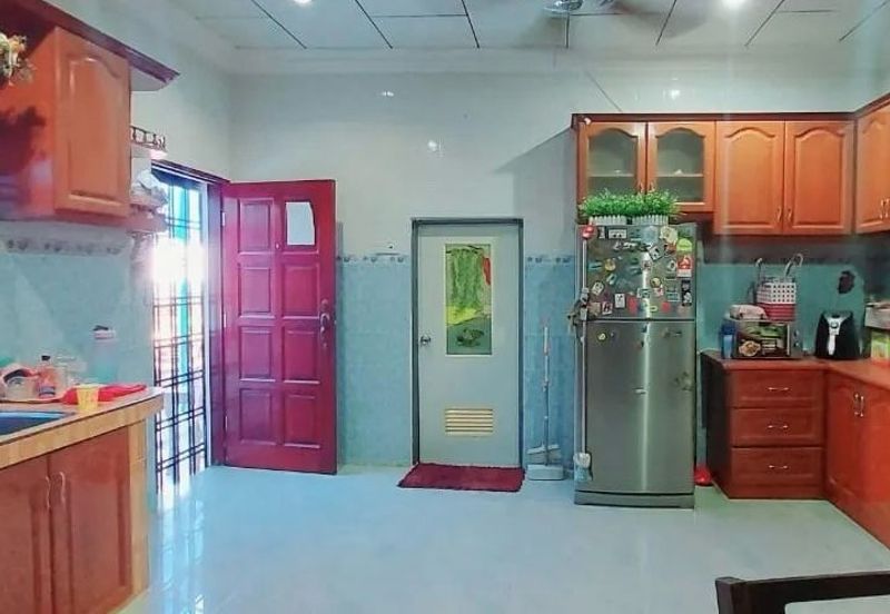 Bungalow 2 Storey Villa Sri Kundor Kg Kundur Hilir, Rembau Large Land Area