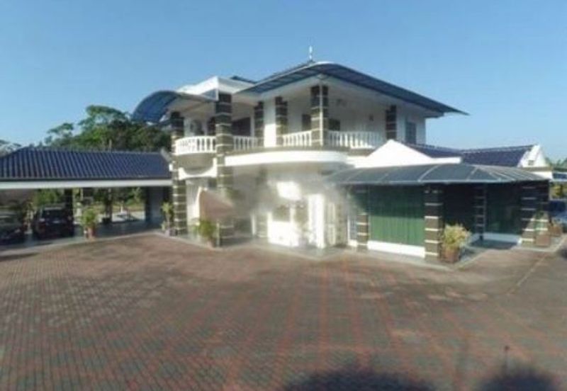 Bungalow 2 Storey Villa Sri Kundor Kg Kundur Hilir, Rembau Large Land Area