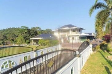 Bungalow 2 Storey Villa Sri Kundor Kg Kundur Hilir, Rembau Large Land Area