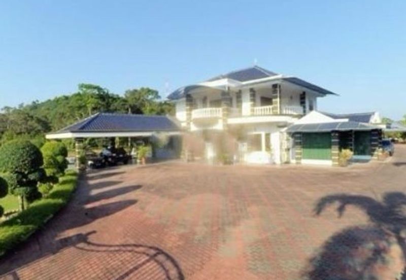 Bungalow 2 Storey Villa Sri Kundor Kg Kundur Hilir, Rembau Large Land Area