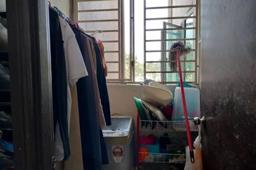 Residensi Warnasari 2