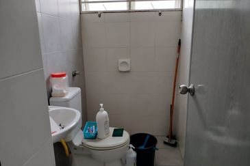 Residensi Warnasari 2