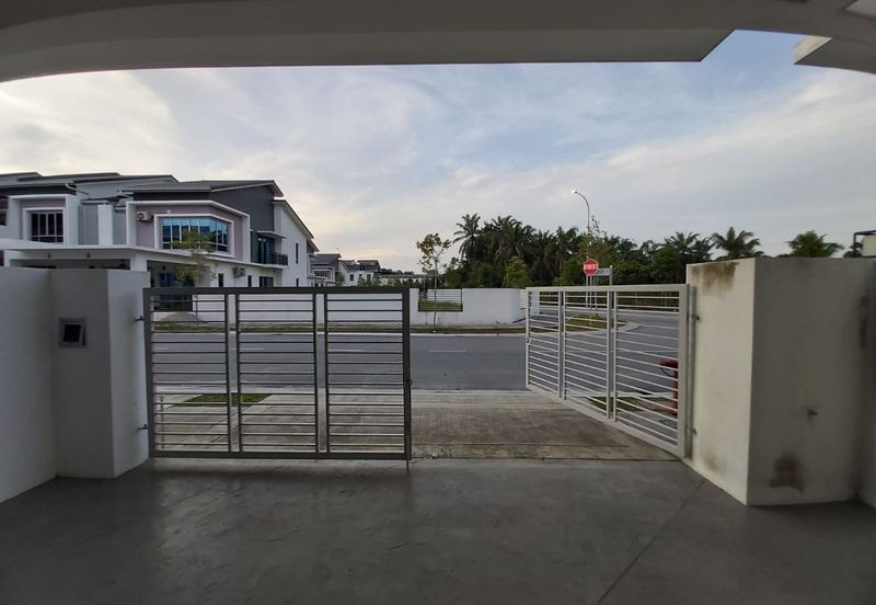 TIARA SENDAYAN (PRECINT 3)