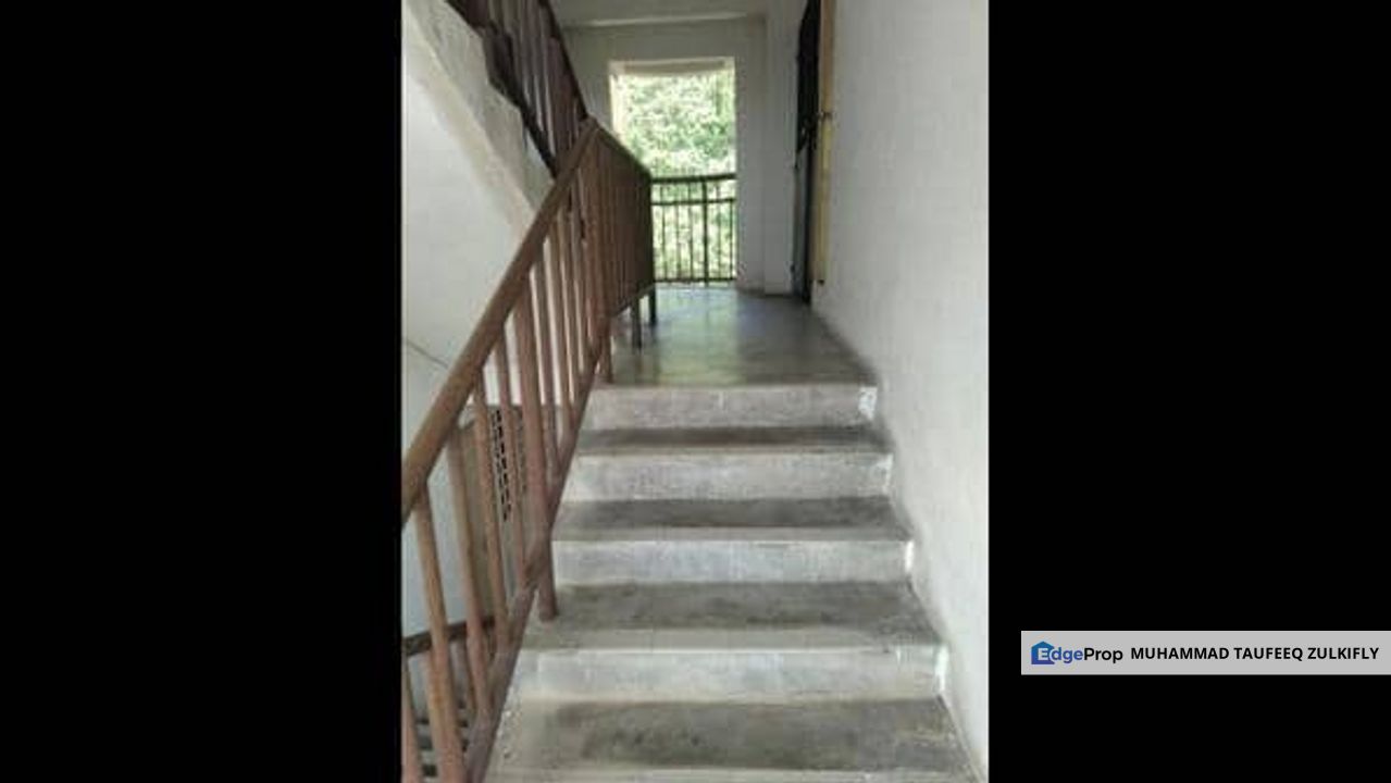 Partial Furnished Melaka Antique Design Mayang Apartment, Bandar Kinrara Near Puncak Jalil, Selangor, Puncak Jalil