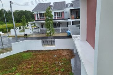 TIARA SENDAYAN (PRESINT 5)