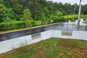 TIARA SENDAYAN (PRESINT 5)