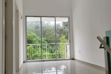 TIARA SENDAYAN (PRESINT 5)