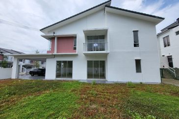 TIARA SENDAYAN (PRESINT 5)