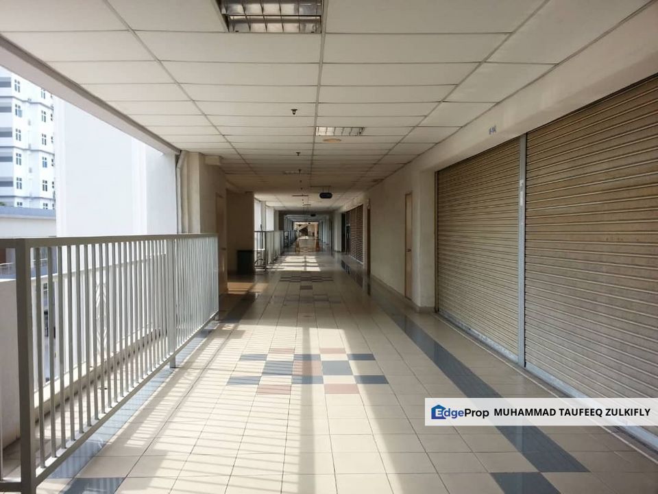 Vacant Office Unit with Glass Panel, IOI Business Park, Puchong, Great Accessibility, Selangor, Puchong