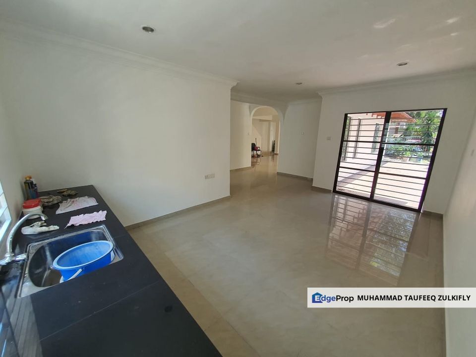 FREEHOLD | NON BUMI | END LOT | RENOVATED | 2 Storey Anggerik Tainia, Kota Kemuning Shah Alam, Selangor, Shah Alam