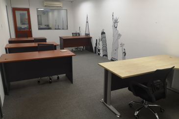 FULLY FURNISHED OFFICE UNIT | Bandar Puteri Puchong, Walking Distance LRT