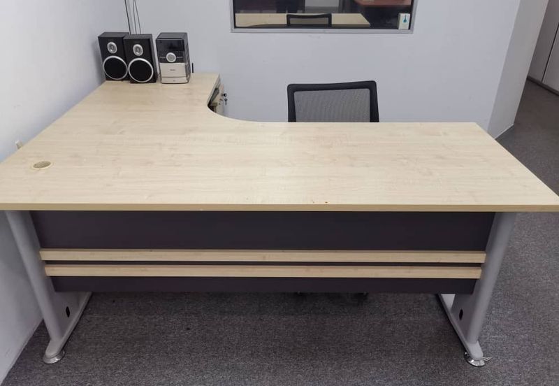 FULLY FURNISHED OFFICE UNIT | Bandar Puteri Puchong, Walking Distance LRT