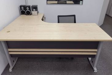 FULLY FURNISHED OFFICE UNIT | Bandar Puteri Puchong, Walking Distance LRT