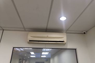 FULLY FURNISHED OFFICE UNIT | Bandar Puteri Puchong, Walking Distance LRT