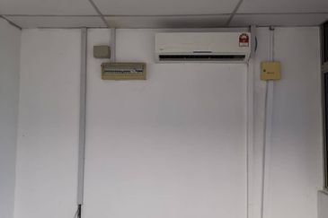 FULLY FURNISHED OFFICE UNIT | Bandar Puteri Puchong, Walking Distance LRT