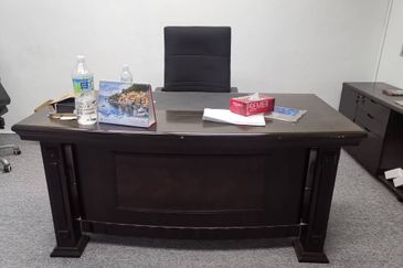 FULLY FURNISHED OFFICE UNIT | Bandar Puteri Puchong, Walking Distance LRT