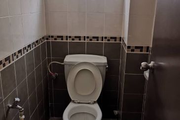 FULLY FURNISHED OFFICE UNIT | Bandar Puteri Puchong, Walking Distance LRT