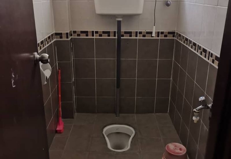 FULLY FURNISHED OFFICE UNIT | Bandar Puteri Puchong, Walking Distance LRT