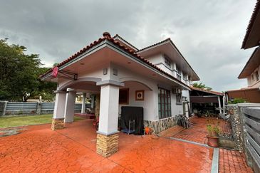 RENOVATED | BUNGALOW | BEAUTIFUL INTERIOR | Ara Damansara, Good Accessibility