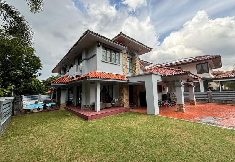 RENOVATED | BUNGALOW | BEAUTIFUL INTERIOR | Ara Damansara, Good Accessibility