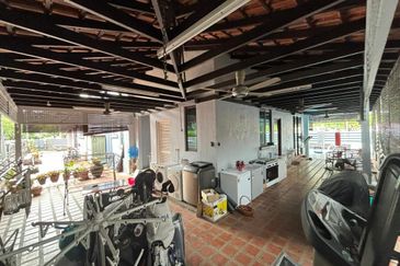 RENOVATED | BUNGALOW | BEAUTIFUL INTERIOR | Ara Damansara, Good Accessibility