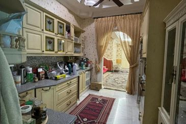 FULLY FURNISHED Bungalow With Swimming Pool, Huge Land Area, Ara Damansara