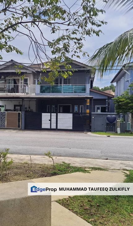 RENOVATED | Semi D Cluster House Depan Tasik Taman Desirang Bayu, Puchong, Selangor, Puchong