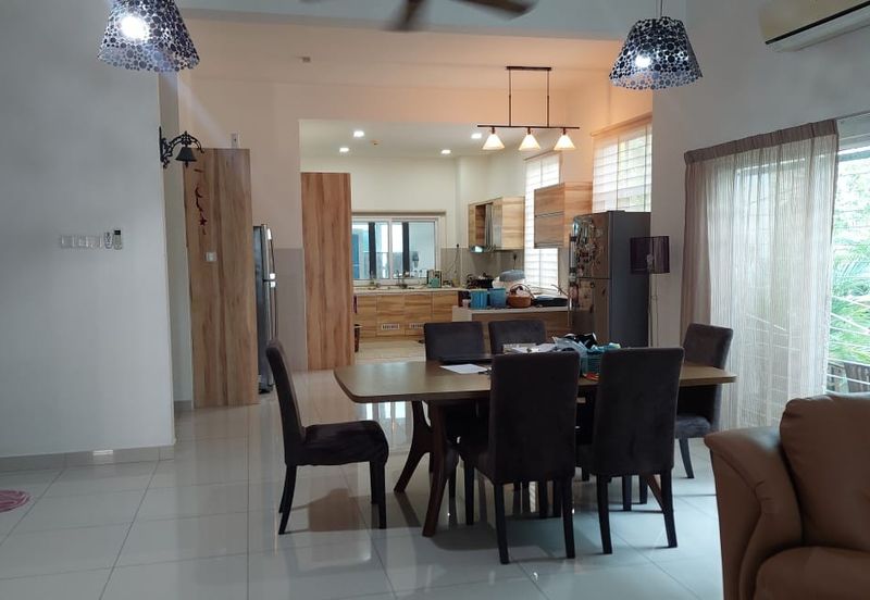 Perdana Lakeview East