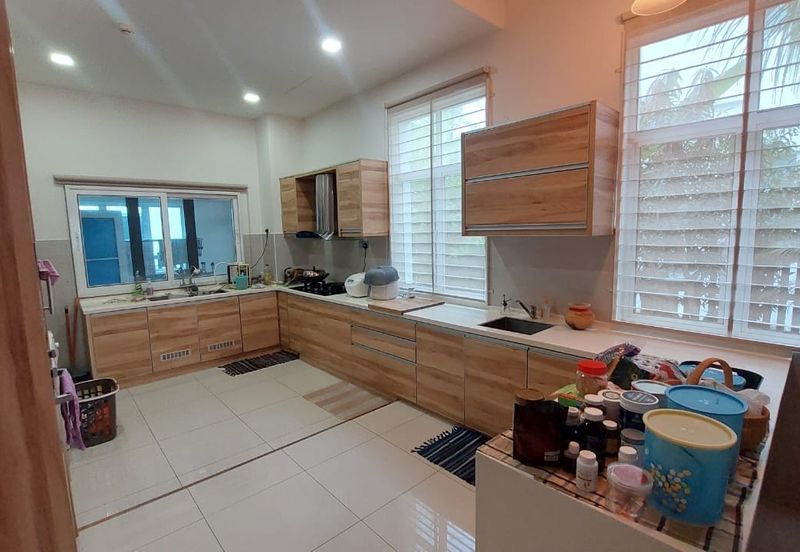 Perdana Lakeview East