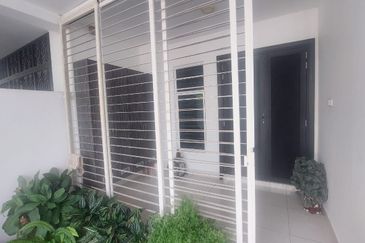 Perdana Lakeview East