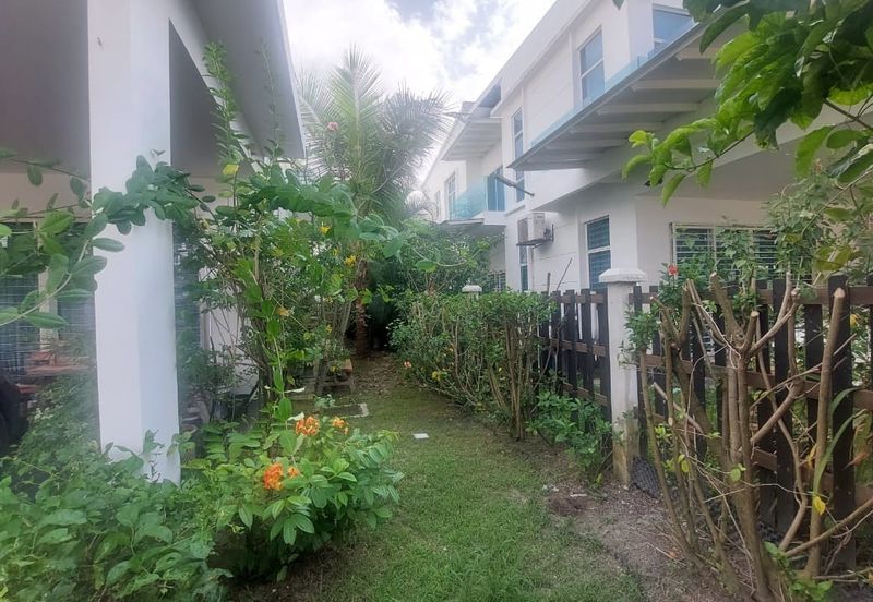 Perdana Lakeview East