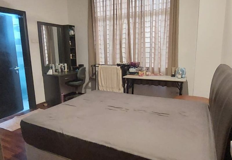 Perdana Lakeview East