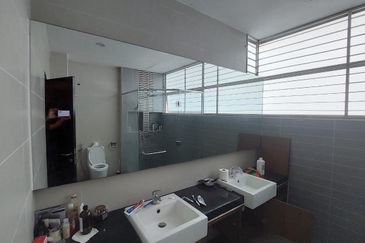 Perdana Lakeview East