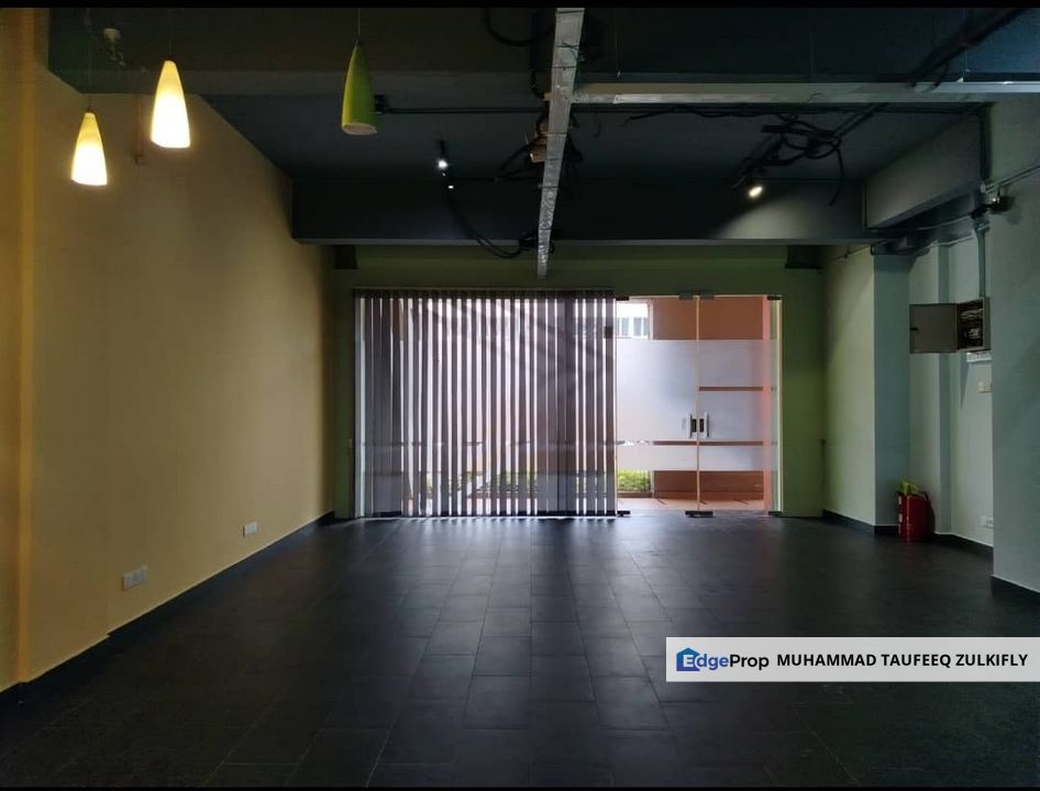 PARTIAL FURNISHED | GROUND FLOOR | Office Unit Ritze Perdana Business Center, Damansara Perdana, Selangor, Damansara Perdana